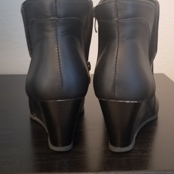 Black booties. - Picture 3 of 4